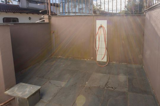 Hall de entrada de casa para alugar com 1 quarto, 80m² em Jardim Santa Helena, São Paulo