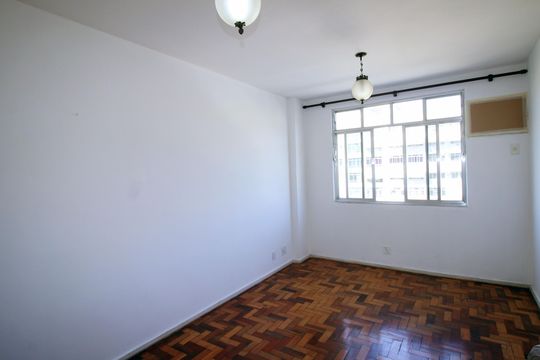 Sala de apartamento à venda com 3 quartos, 78m² em Olaria, Rio de Janeiro