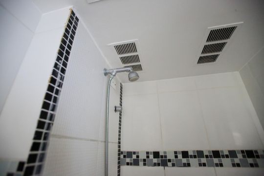 Banheiro de apartamento à venda com 3 quartos, 62m² em Pechincha, Rio de Janeiro