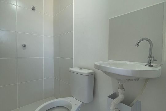 Banheiro de apartamento para alugar com 1 quarto, 18m² em Vila Granada, São Paulo