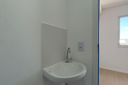 Banheiro de apartamento para alugar com 1 quarto, 18m² em Vila Granada, São Paulo