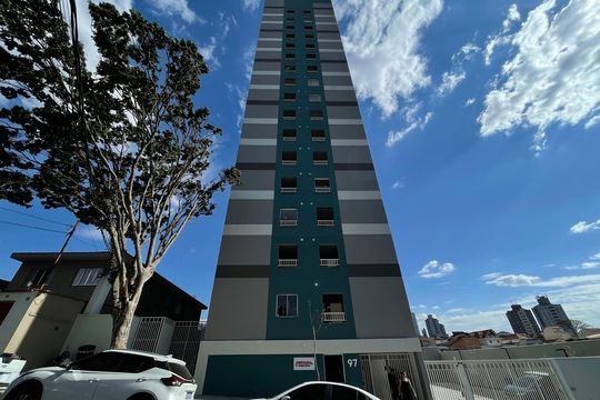 Fachada de apartamento para alugar com 1 quarto, 18m² em Vila Granada, São Paulo