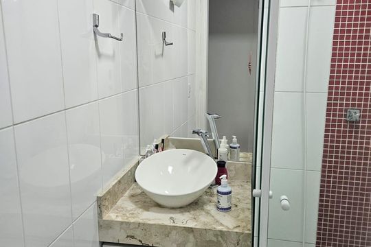 Banheiro de apartamento à venda com 3 quartos, 71m² em Jardim Flamboyant, Campinas