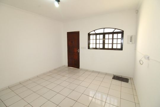Casa para alugar com 2 quartos, 100m² em Lot. Res. Vista Linda, São José dos Campos