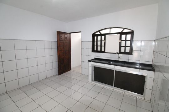 Cozinha de casa para alugar com 2 quartos, 100m² em Lot. Res. Vista Linda, São José dos Campos