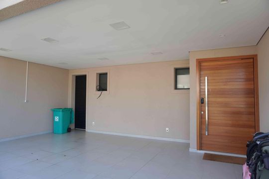 Garagem de casa de condomínio à venda com 4 quartos, 250m² em Cidade Tamboré, Santana de Parnaíba