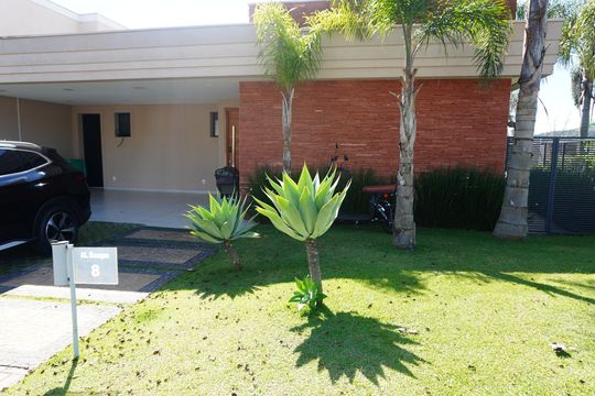 Fachada de casa de condomínio à venda com 4 quartos, 250m² em Cidade Tamboré, Santana de Parnaíba