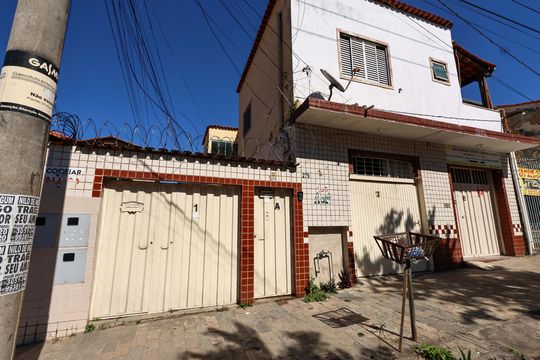 Fachada de casa para alugar com 2 quartos, 70m² em Padre Eustáquio, Belo Horizonte