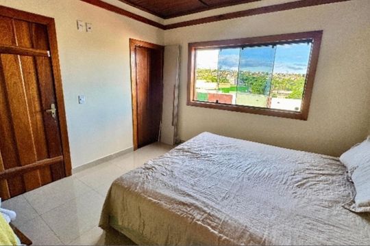 Quarto de casa de condomínio à venda com 3 quartos, 240m² em Colônia Agrícola Samambaia, Brasília