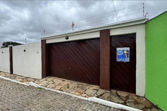 Fachada de casa de condomínio à venda com 3 quartos, 240m² em Colônia Agrícola Samambaia, Brasília