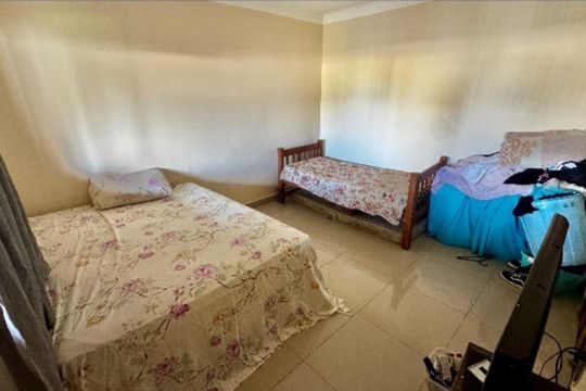 Quarto de casa de condomínio à venda com 3 quartos, 240m² em Colônia Agrícola Samambaia, Brasília