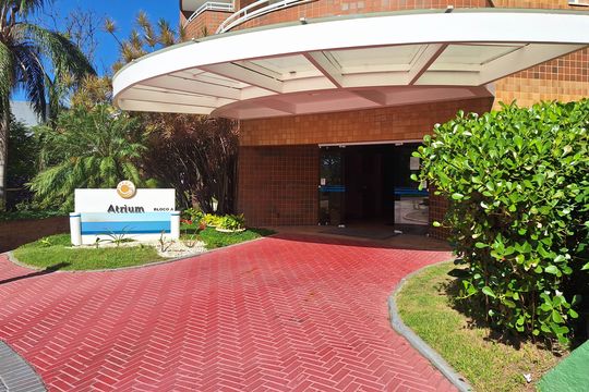 Fachada de apartamento à venda com 2 quartos, 70m² em Camboinhas, Niterói