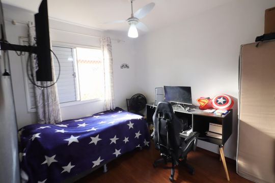 Quarto 1 de apartamento para alugar com 2 quartos, 47m² em Ayrosa, Osasco