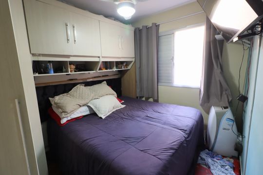 Quarto 2 de apartamento para alugar com 2 quartos, 47m² em Ayrosa, Osasco