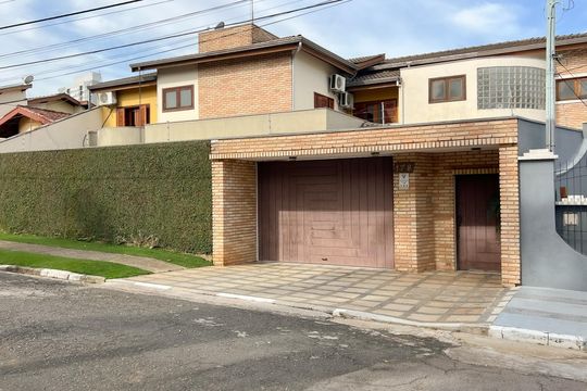 Fachada de casa à venda com 4 quartos, 484m² em Jardim Novo Horizonte, Valinhos
