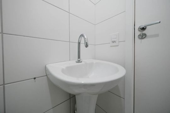 Banheiro de apartamento à venda com 2 quartos, 35m² em Cidade Antônio Estêvão de Carvalho, São Paulo