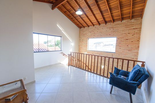 Sala Superior de casa de condomínio para alugar com 3 quartos, 250m² em Caminho Novo, Taubaté