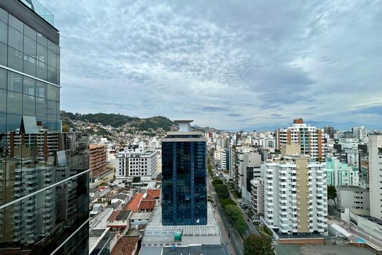 Vista de kitnet/studio para alugar com 1 quarto, 47m² em Centro, Florianópolis
