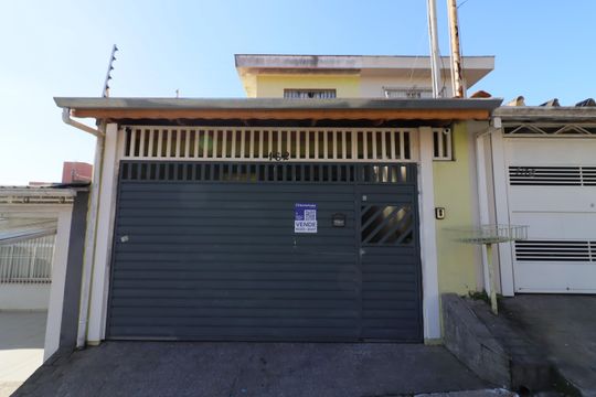 Fachada de casa à venda com 4 quartos, 183m² em Jaguaribe, Osasco