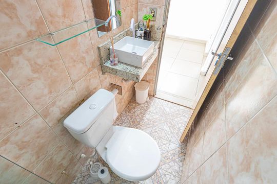 Banheiro de casa para alugar com 2 quartos, 120m² em Piratininga, Belo Horizonte