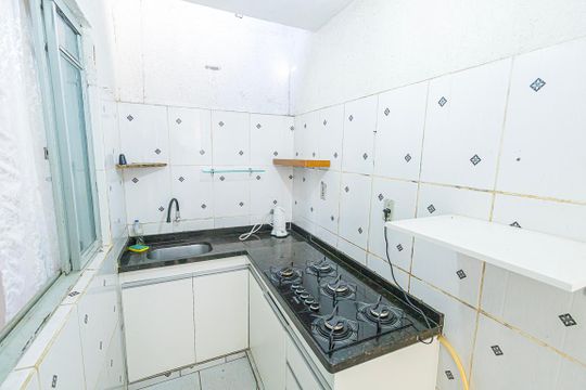 Cozinha de casa para alugar com 2 quartos, 120m² em Piratininga, Belo Horizonte