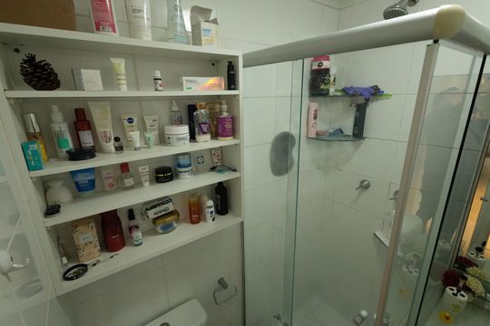 Banheiro de apartamento para alugar com 2 quartos, 45m² em Jardim Copacabana, São José dos Campos