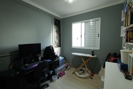 Quarto 1 de apartamento para alugar com 2 quartos, 45m² em Jardim Copacabana, São José dos Campos