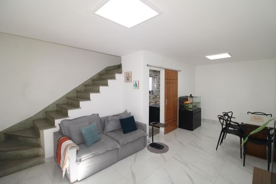 Casa à venda com 2 quartos, 115m² em Vila Bianca, São Paulo