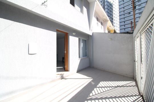 Garagem de casa à venda com 2 quartos, 115m² em Vila Bianca, São Paulo