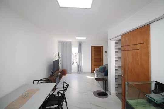 Sala de casa à venda com 2 quartos, 115m² em Vila Bianca, São Paulo