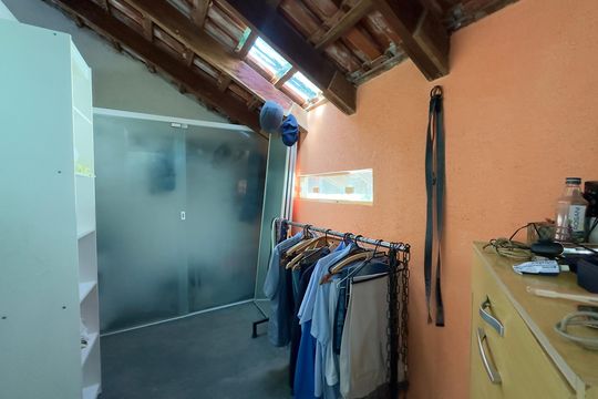 Closet mezanino de casa à venda com 5 quartos, 300m² em Barreirinha, Curitiba
