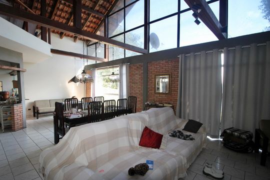 Casa à venda com 5 quartos, 300m² em Barreirinha, Curitiba
