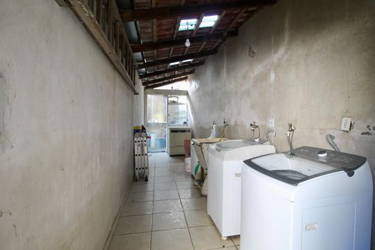 Área de serviço de casa à venda com 5 quartos, 300m² em Barreirinha, Curitiba