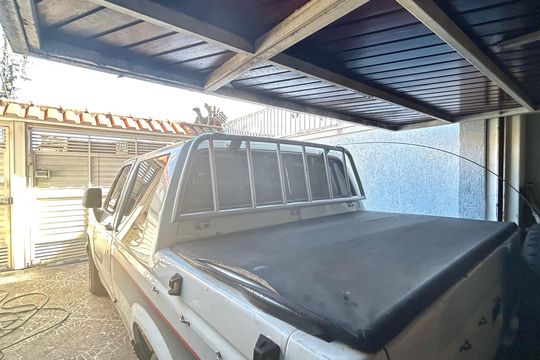Garagem de casa à venda com 4 quartos, 250m² em Jardim Santa Cecilia, Guarulhos