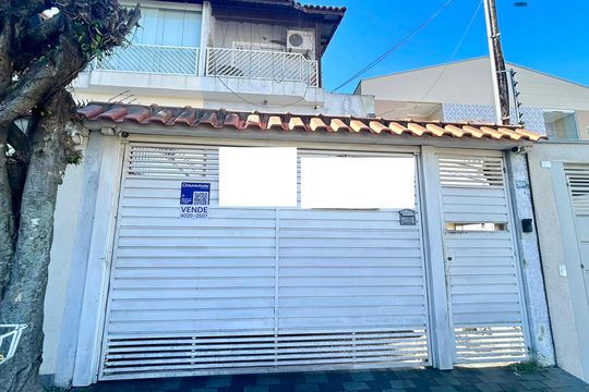 Placa instalada na fachada do imóvel de casa à venda com 4 quartos, 250m² em Jardim Santa Cecilia, Guarulhos