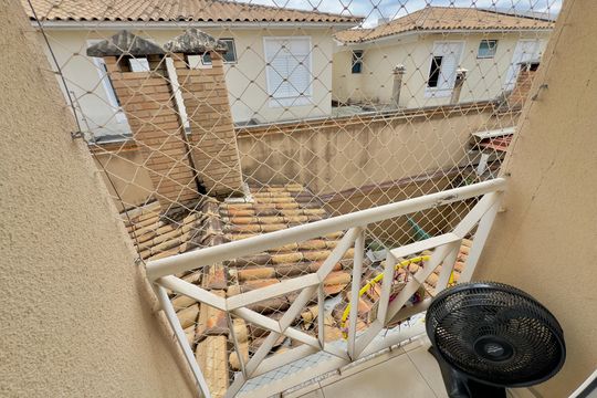 Sacada quarto 1  de casa de condomínio à venda com 3 quartos, 86m² em Parque Renato Maia, Guarulhos