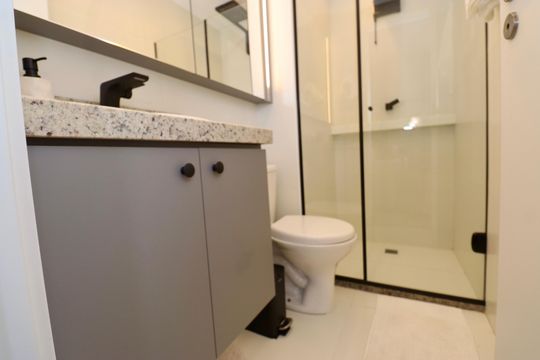 Banheiro de kitnet/studio para alugar com 1 quarto, 20m² em Caminho das Árvores, Salvador