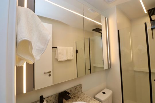 Banheiro de kitnet/studio para alugar com 1 quarto, 20m² em Caminho das Árvores, Salvador