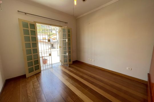 Suíte 2 de casa à venda com 3 quartos, 160m² em Jardim Bonfiglioli, São Paulo