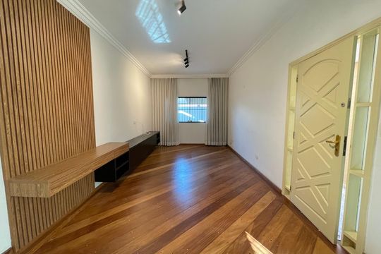 Casa à venda com 3 quartos, 160m² em Jardim Bonfiglioli, São Paulo