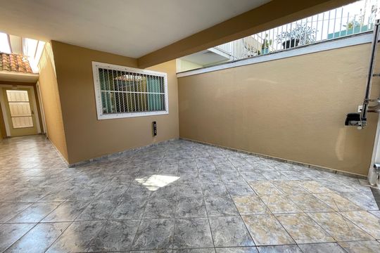 Garagem de casa à venda com 3 quartos, 160m² em Jardim Bonfiglioli, São Paulo