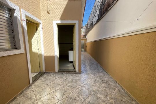 Quintal de casa à venda com 3 quartos, 160m² em Jardim Bonfiglioli, São Paulo