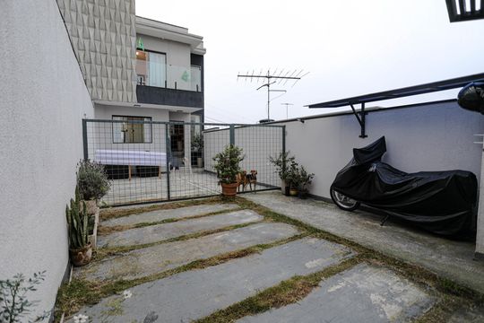 Garagem de casa para alugar com 3 quartos, 188m² em Vila Lavinia, Mogi das Cruzes