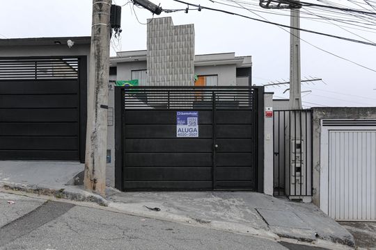 Fachada de casa para alugar com 3 quartos, 188m² em Vila Lavinia, Mogi das Cruzes