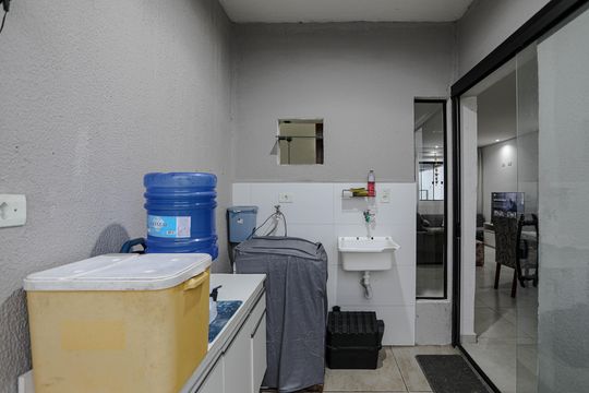 Área de Serviço de casa para alugar com 3 quartos, 188m² em Vila Lavinia, Mogi das Cruzes