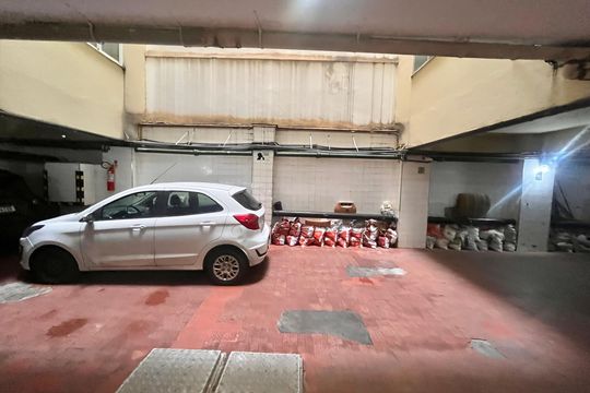 Garagem de apartamento à venda com 2 quartos, 80m² em Copacabana, Rio de Janeiro