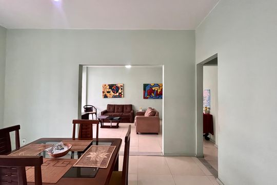 Sala  de apartamento à venda com 2 quartos, 80m² em Copacabana, Rio de Janeiro