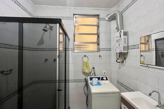 Banheiro de apartamento à venda com 2 quartos, 80m² em Copacabana, Rio de Janeiro