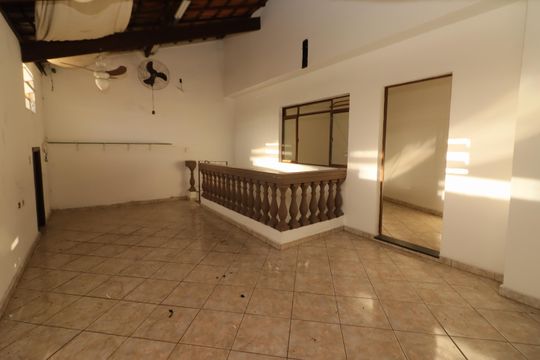 Área externa de casa à venda com 3 quartos, 213m² em Jaguaribe, Osasco