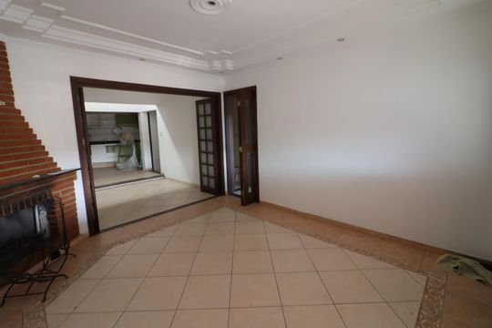 Sala de casa à venda com 3 quartos, 213m² em Jaguaribe, Osasco